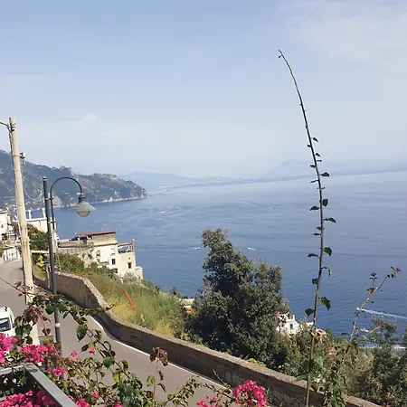 アパート Grace Seaview アマルフィ