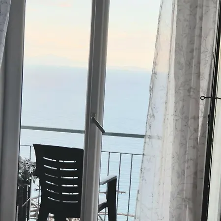Apartment Grace Seaview Jacuzzi *