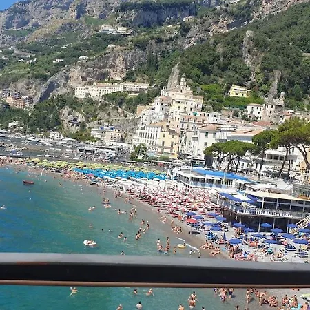 Grace Seaview Апартаменти *